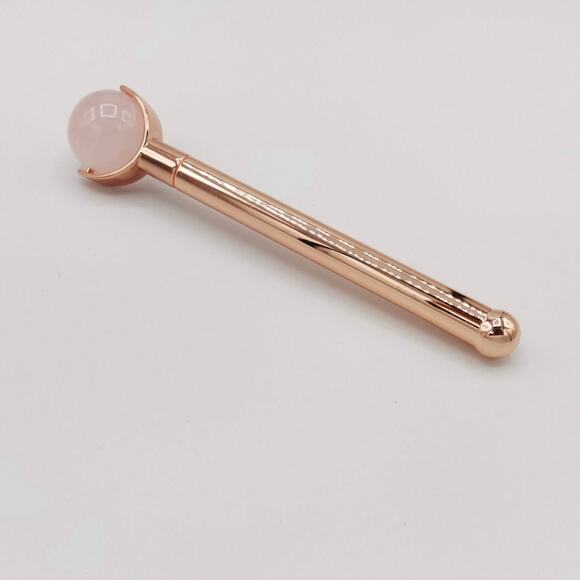 2/$15❤️❤️Pink quartz facial roller NWT - Picture 1 of 2